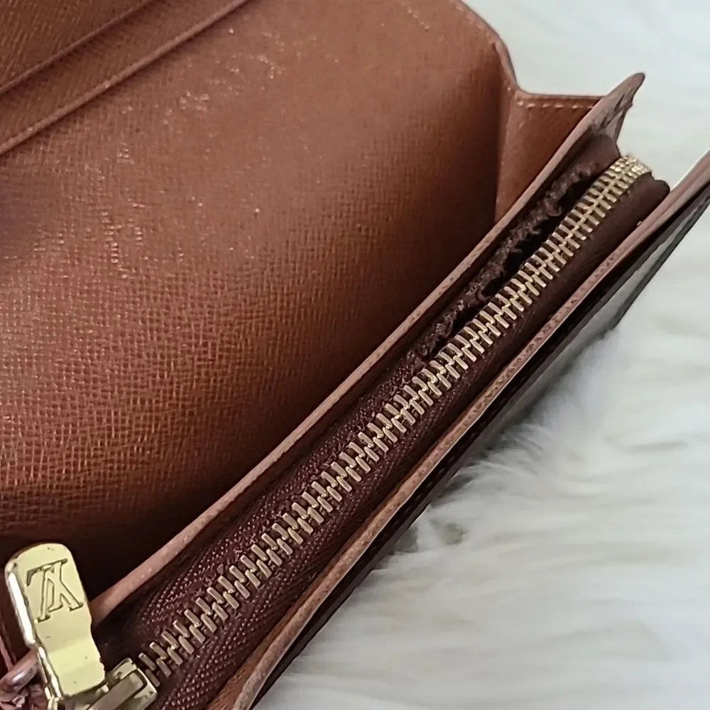 💯 Authentic Louis Vuitton Short Wallet 🍀